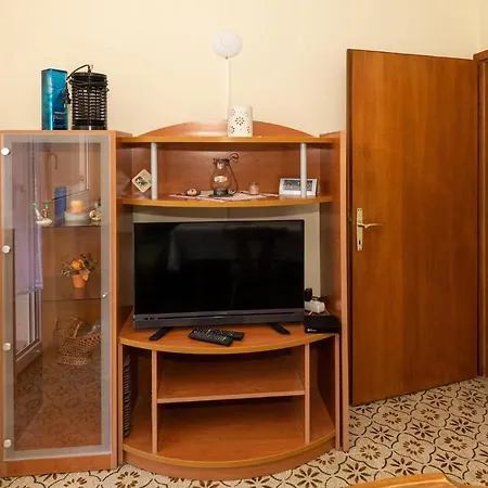 Apartman Awesome In With House Sea View *