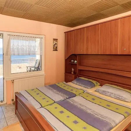 Awesome In With House Sea View Apartman Komarna