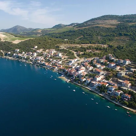 Awesome In With House Sea View Apartman Komarna
